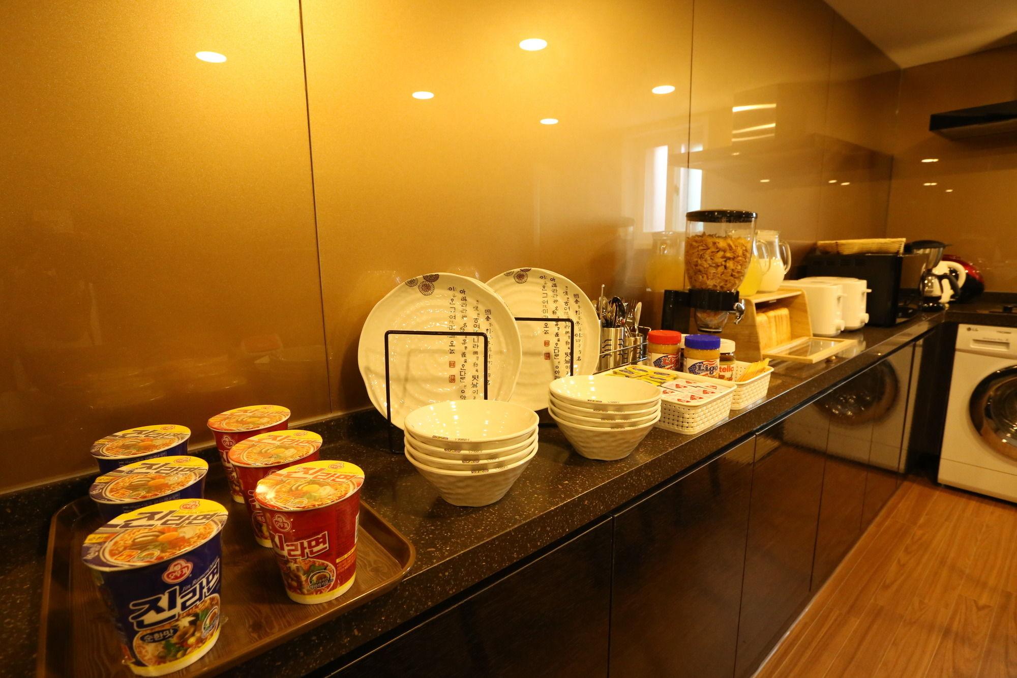 Philstay Myeongdong Cheonggye Guest house 2*